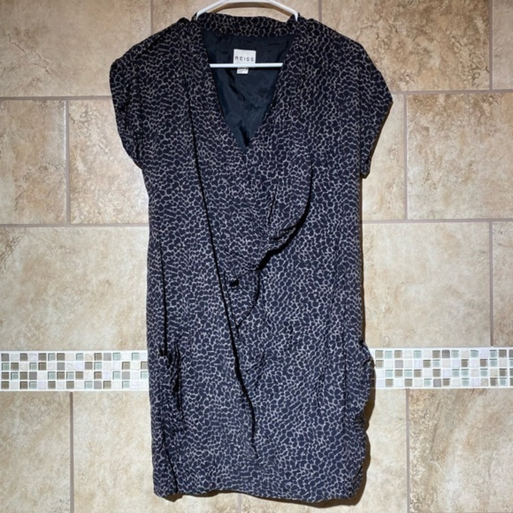 Reiss V- Neck Cap Sleeve Mini Dress 0 pockets